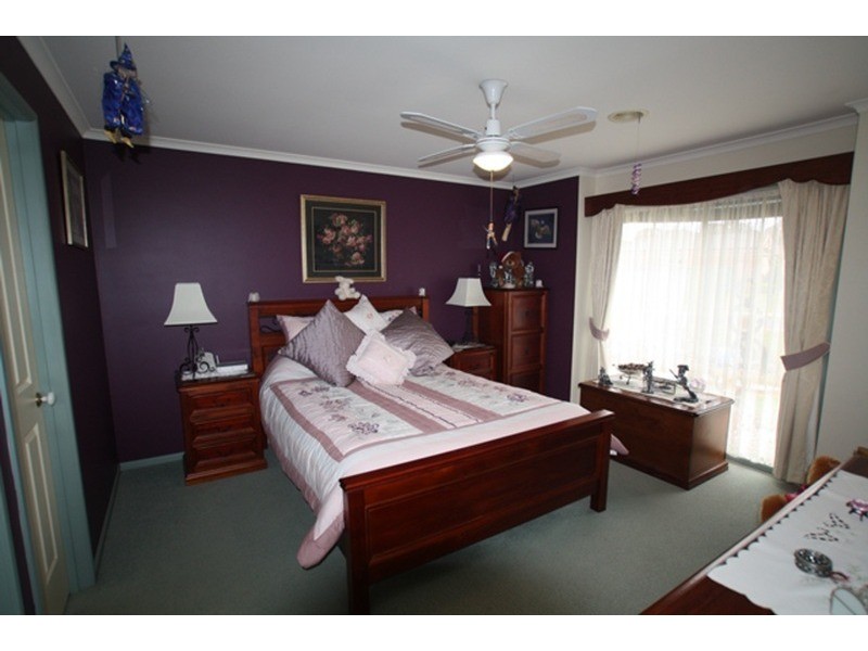 8 Jamieson Park Drive, Kangaroo Flat VIC 3555