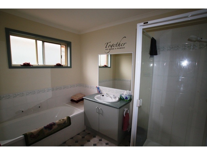 8 Jamieson Park Drive, Kangaroo Flat VIC 3555