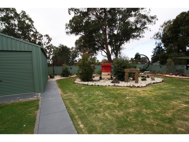 8 Jamieson Park Drive, Kangaroo Flat VIC 3555