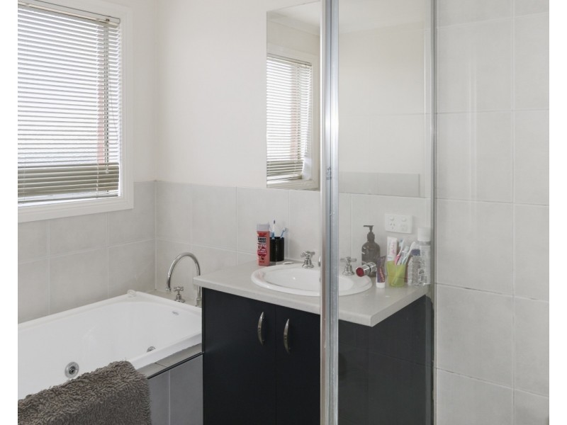 42 Soldatos Drive, Golden Square VIC 3555