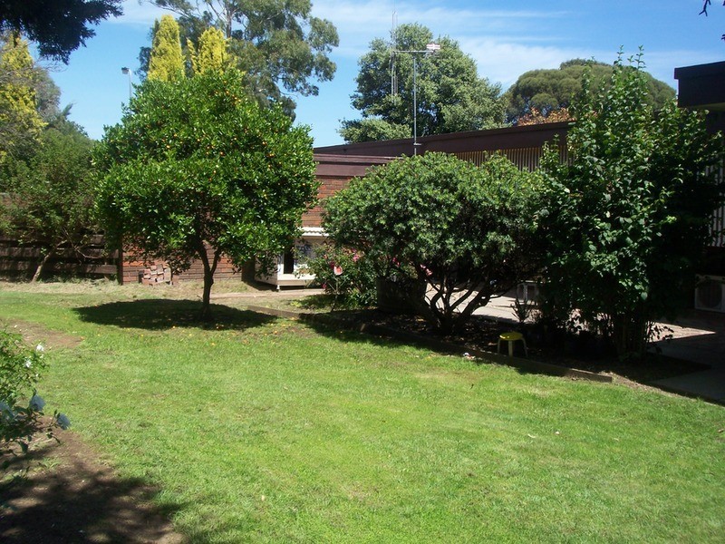 5 Adina Court, Strathdale VIC 3550