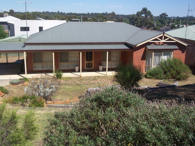 8 Davey Close, Flora Hill VIC 3550