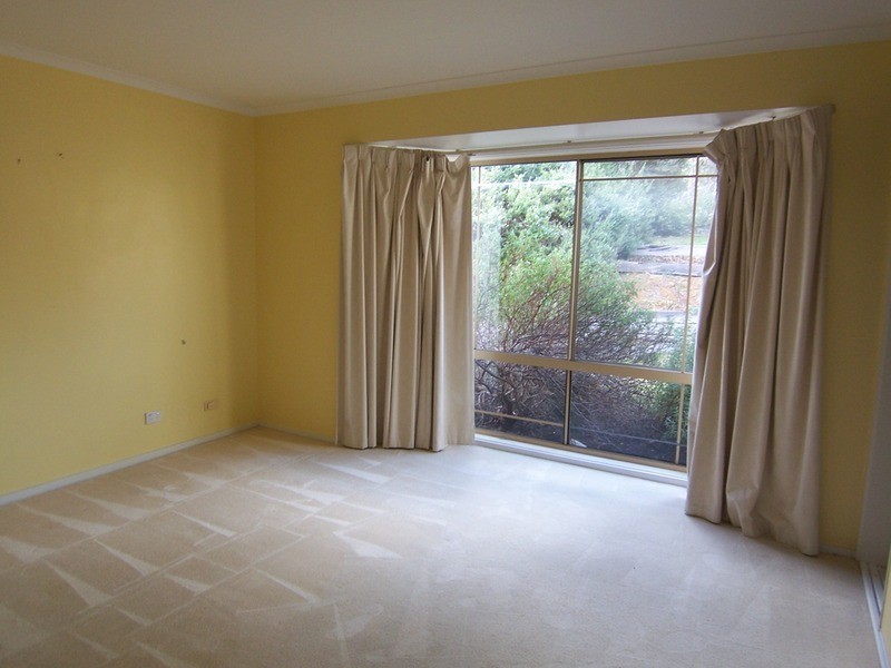 8 Davey Close, Flora Hill VIC 3550