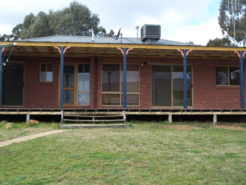 8 Davey Close, Flora Hill VIC 3550