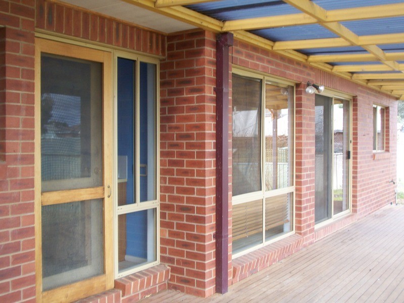 8 Davey Close, Flora Hill VIC 3550
