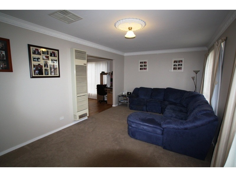 3 Proud Terrace, Flora Hill VIC 3550