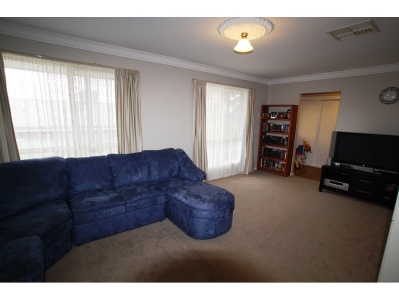 3 Proud Terrace, Flora Hill VIC 3550