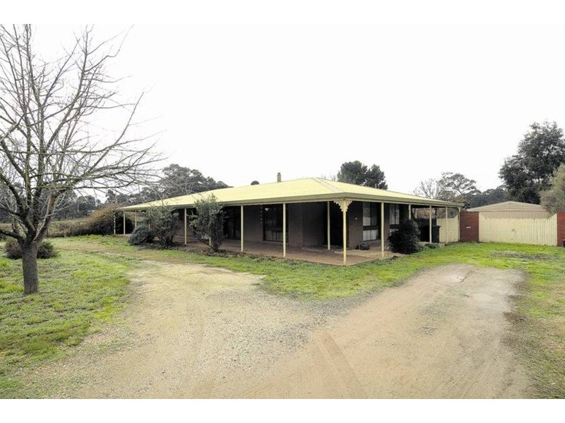 34 Schumakers Lane, Maiden Gully VIC 3551