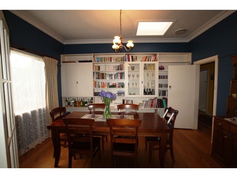 1 Wallace Avenue, Flora Hill VIC 3550