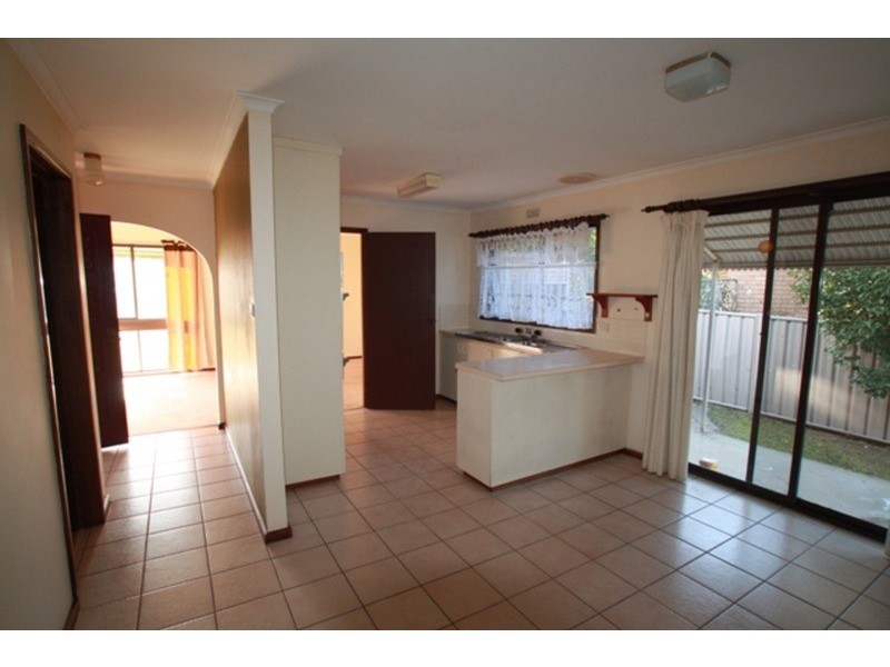 1/24 James Street, Strathdale VIC 3550