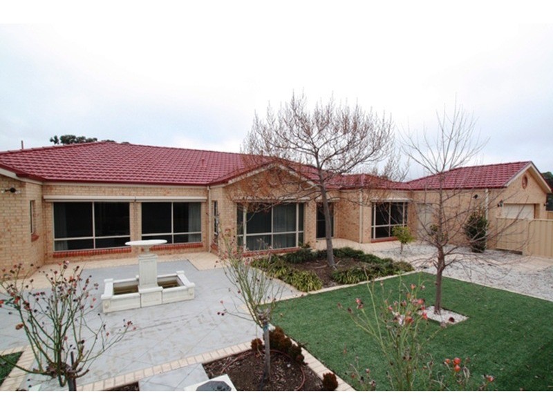 34 Pioneer, (Corner Of Kawana) Drive, Maiden Gully VIC 3551