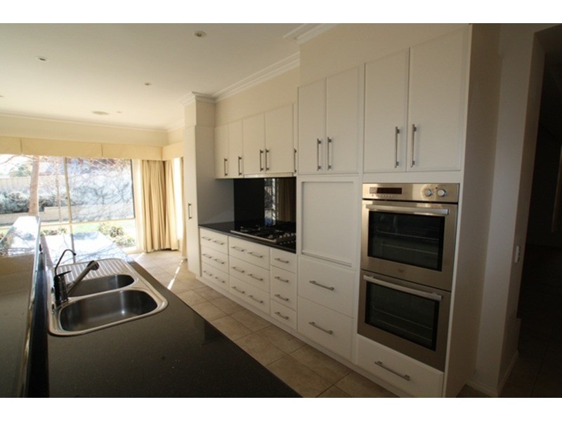 34 Pioneer, (Corner Of Kawana) Drive, Maiden Gully VIC 3551