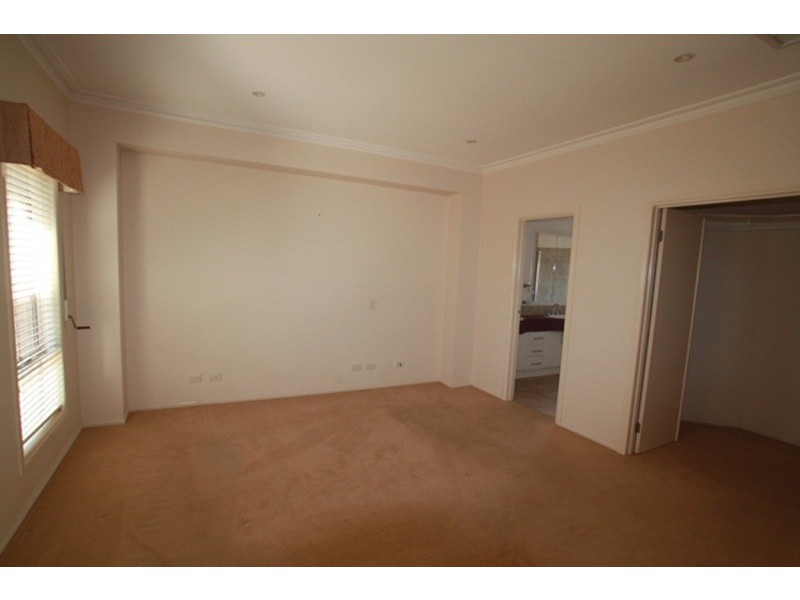 34 Pioneer, (Corner Of Kawana) Drive, Maiden Gully VIC 3551