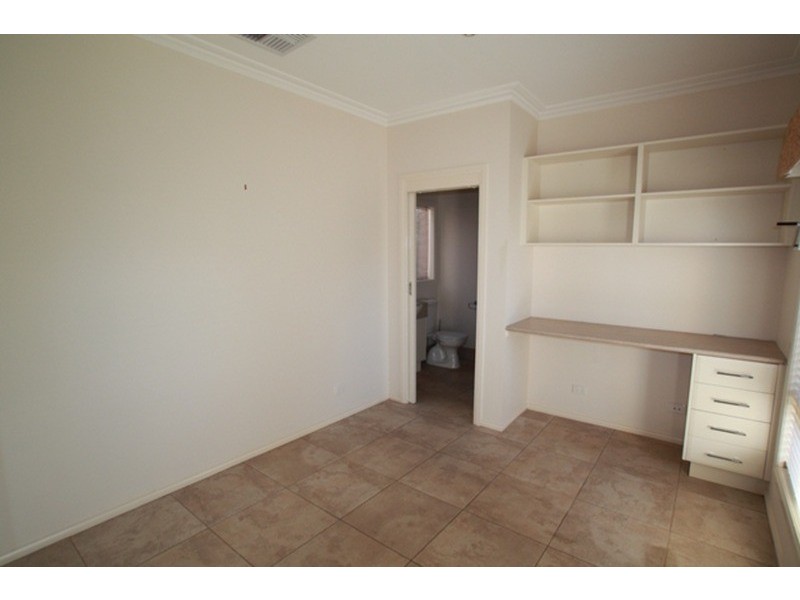 34 Pioneer, (Corner Of Kawana) Drive, Maiden Gully VIC 3551