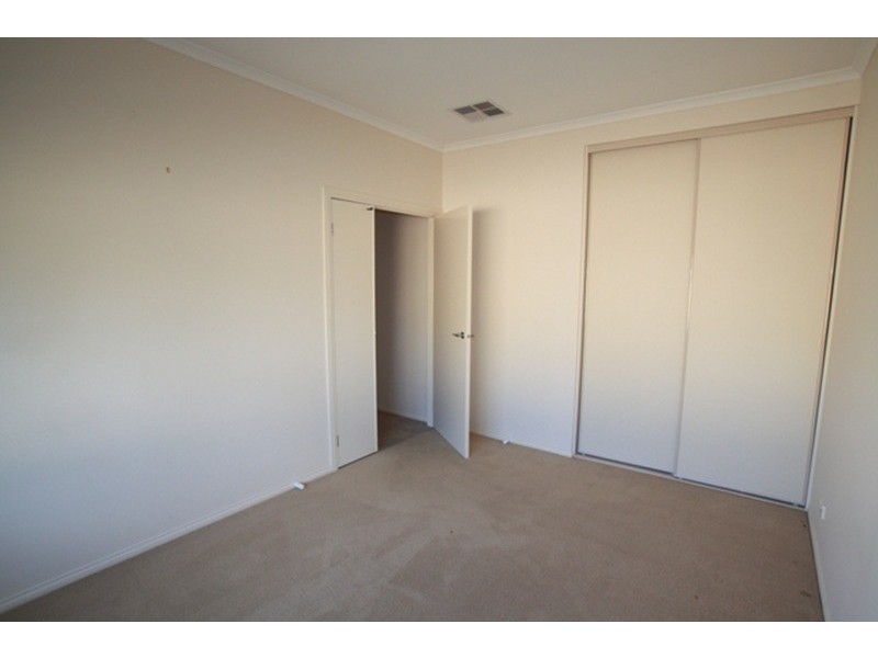 34 Pioneer, (Corner Of Kawana) Drive, Maiden Gully VIC 3551