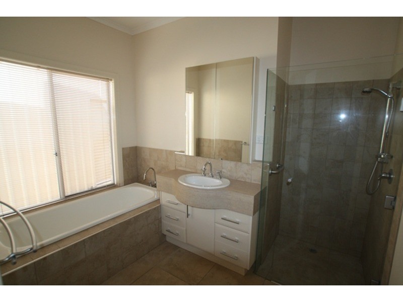 34 Pioneer, (Corner Of Kawana) Drive, Maiden Gully VIC 3551