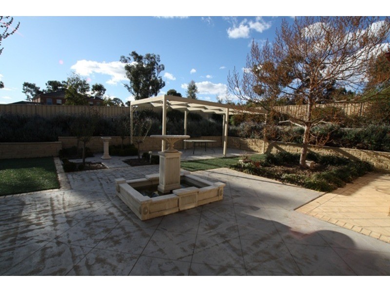 34 Pioneer, (Corner Of Kawana) Drive, Maiden Gully VIC 3551