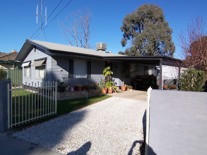29 Kinross Street, Long Gully VIC 3550