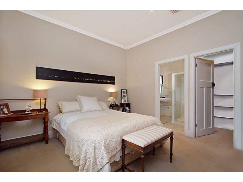 17 Hallam Street, Flora Hill VIC 3550