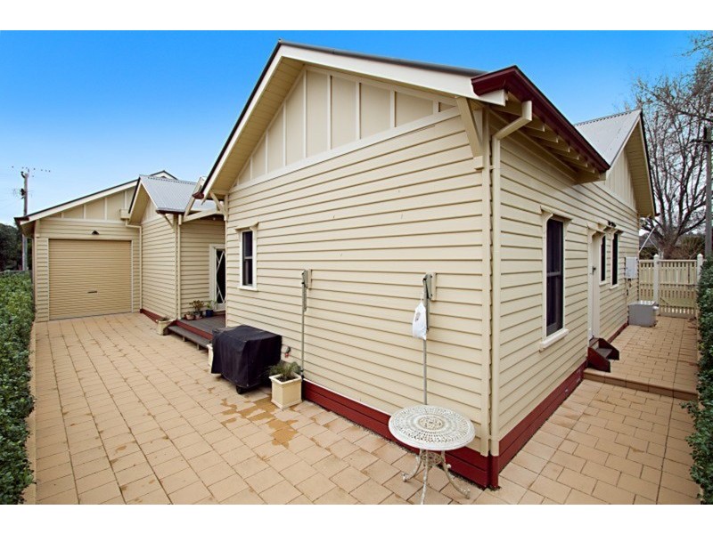 17 Hallam Street, Flora Hill VIC 3550