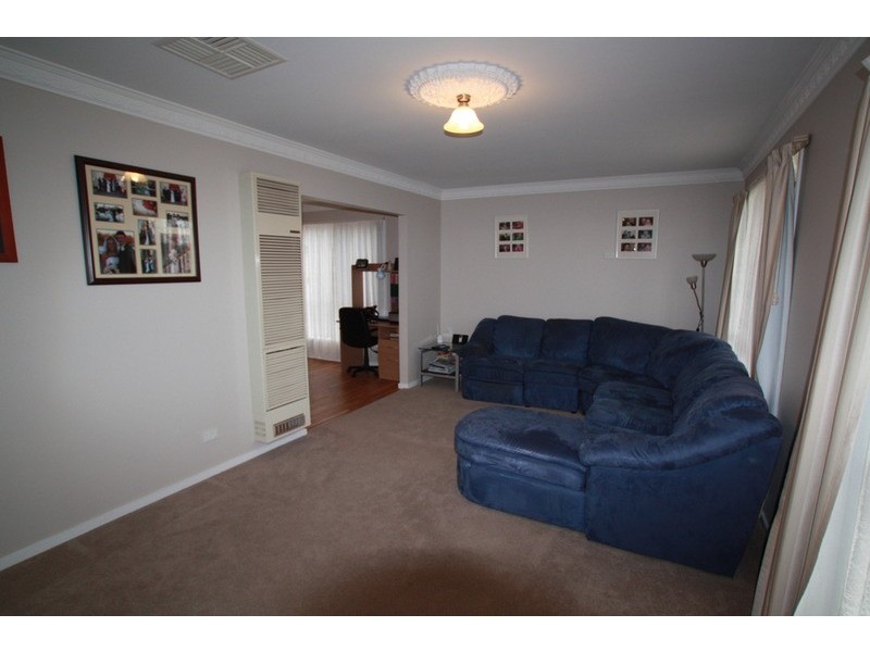 3 Proud Terrace, Flora Hill VIC 3550