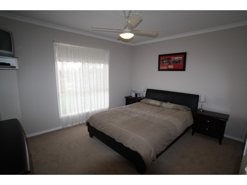 3 Proud Terrace, Flora Hill VIC 3550