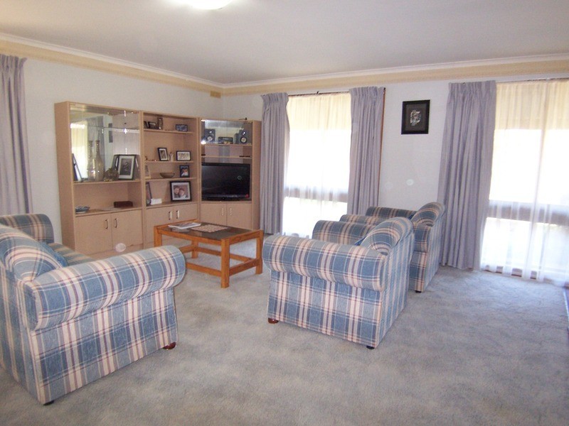 34 Schumakers Lane, Maiden Gully VIC 3551