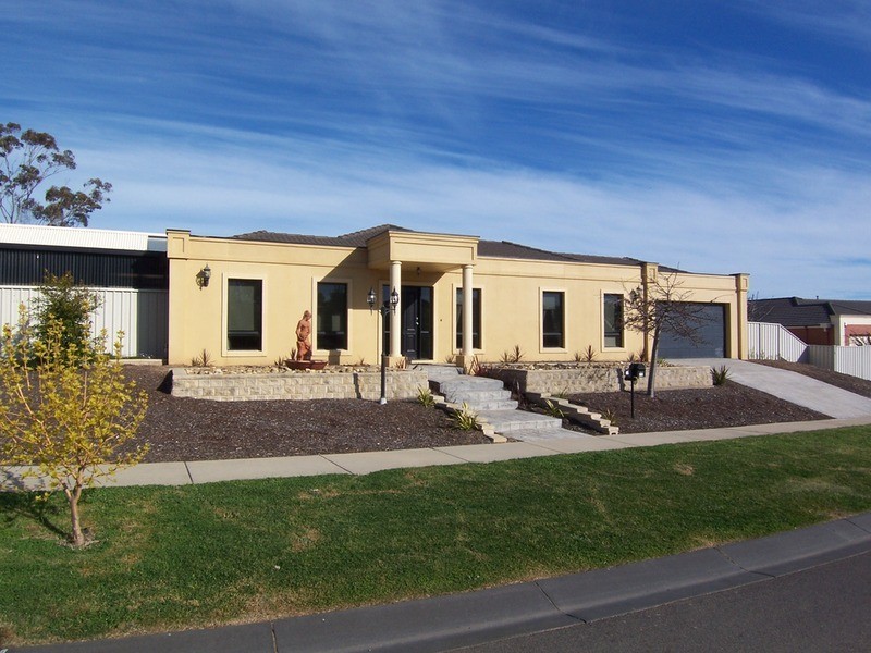 15 Penzance Avenue, Golden Square VIC 3555