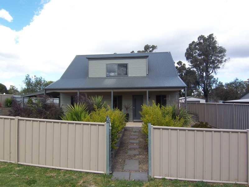 9 Franklin Street, Sailors Gully VIC 3556