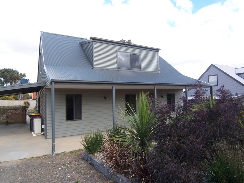 9 Franklin Street, Sailors Gully VIC 3556