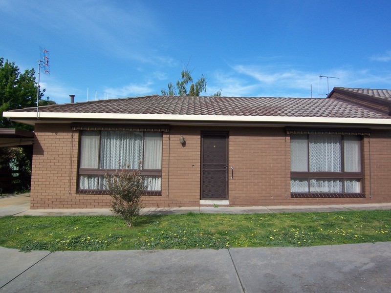 4/27 Nish Street, Flora Hill VIC 3550