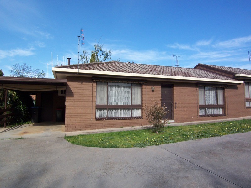 4/27 Nish Street, Flora Hill VIC 3550