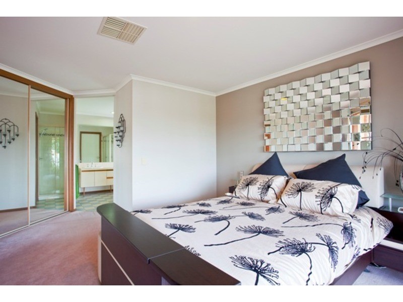 2 Kamunna Close, Strathdale VIC 3550