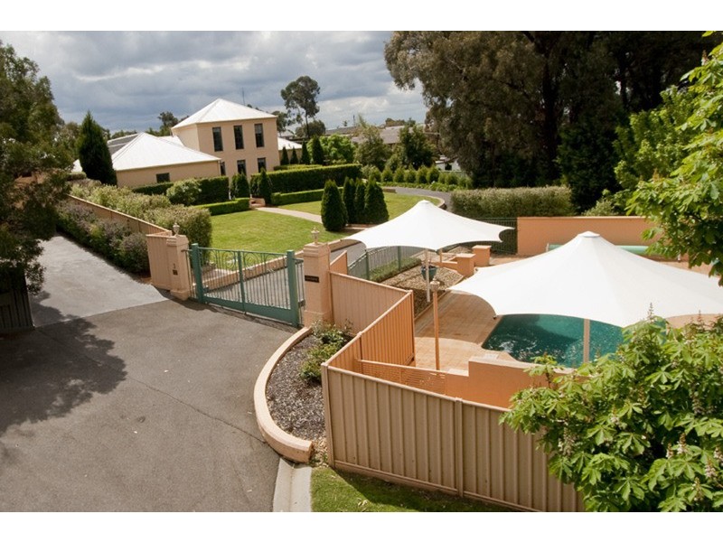 3 Everett Court, Strathdale VIC 3550