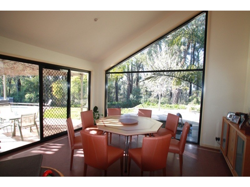 10 Golden Glade, Strathdale VIC 3550