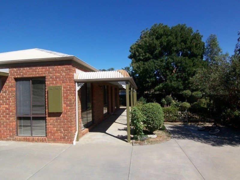 2/13 Louey Drive, Bendigo VIC 3550
