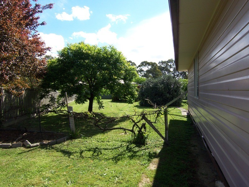 2 Martin Court, Kangaroo Flat VIC 3555