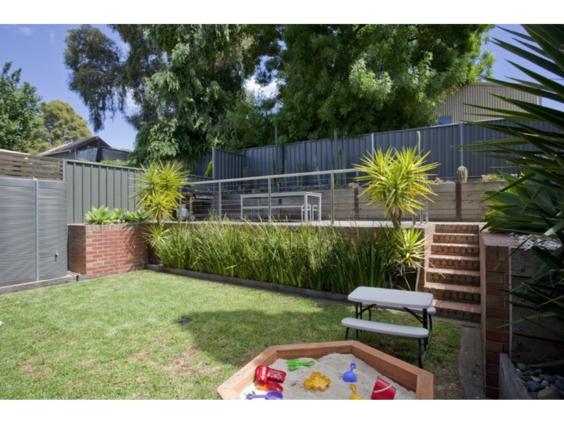 6B Amer Street, Quarry Hill VIC 3550