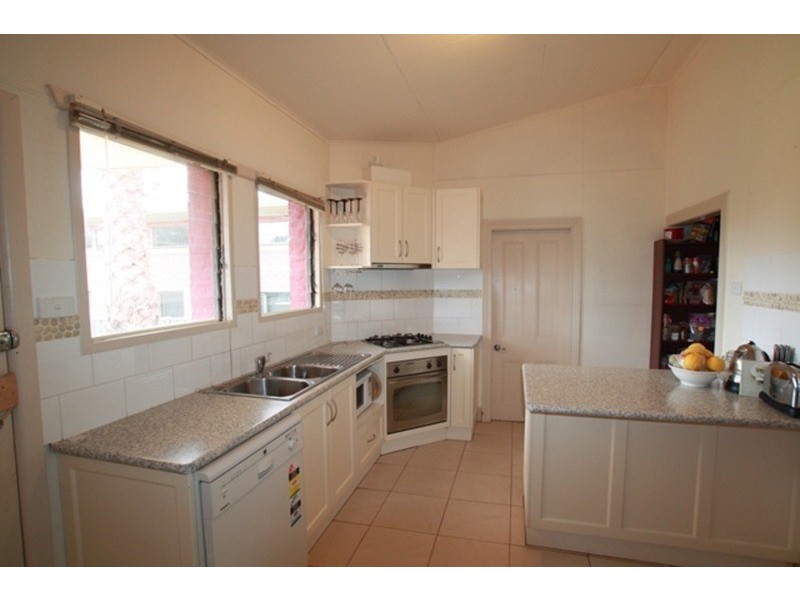 31 Reginald Street, Quarry Hill VIC 3550