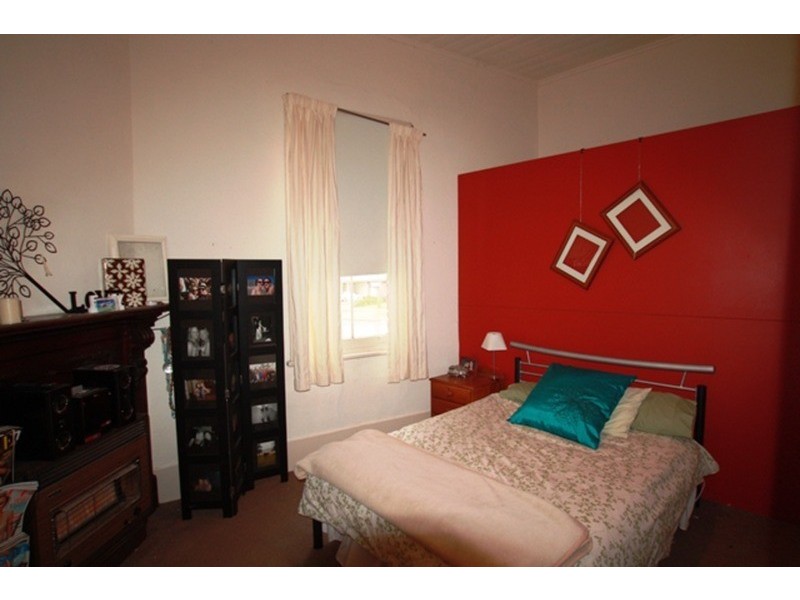 31 Reginald Street, Quarry Hill VIC 3550