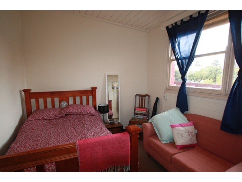 31 Reginald Street, Quarry Hill VIC 3550