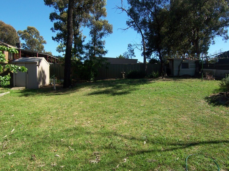 27 Akoonah Drive, Golden Square VIC 3555