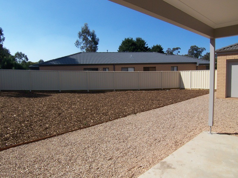 6 Lavery  Court, Eaglehawk VIC 3556