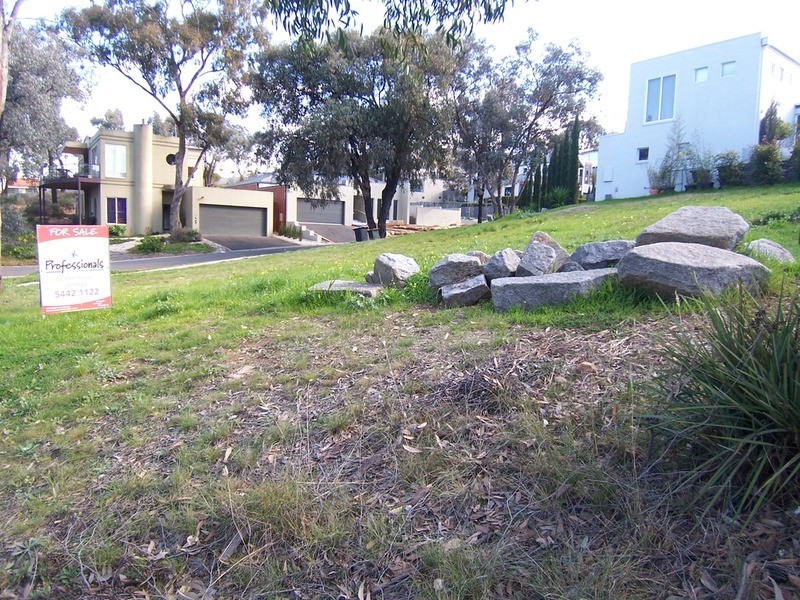 1 Lakewood Drive, Kennington VIC 3550