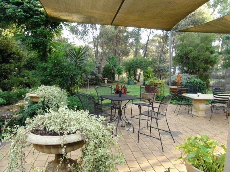 102 Sinclairs Road, Strathfieldsaye VIC 3551