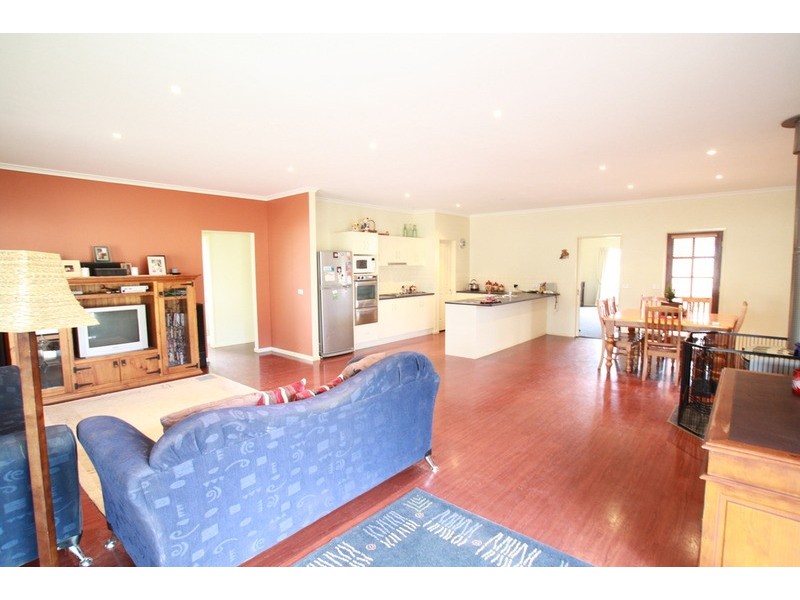 25 Marcus Court, Maiden Gully VIC 3551