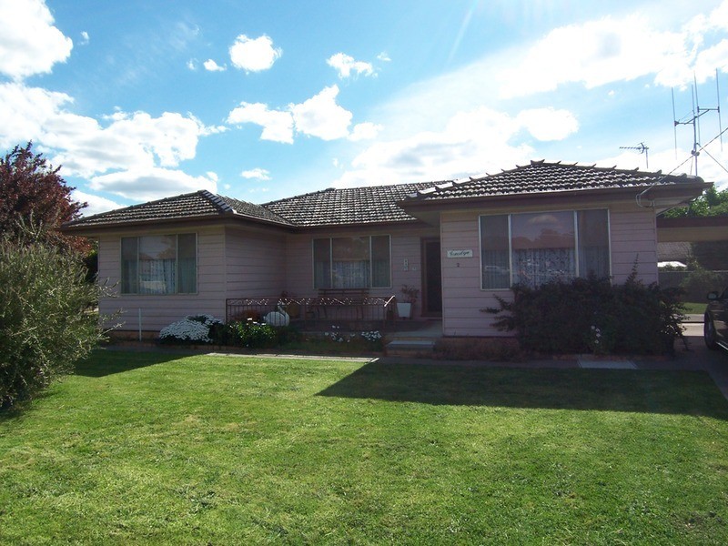 2 Martin Court, Kangaroo Flat VIC 3555