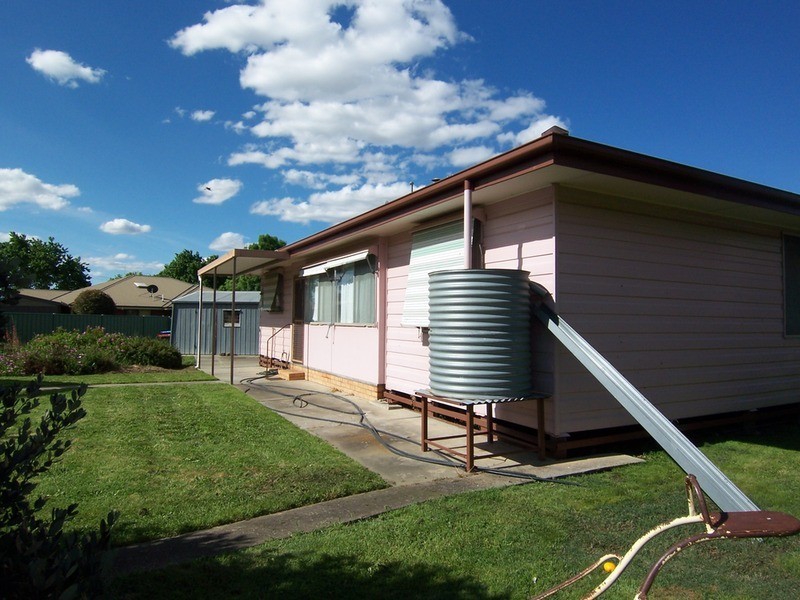 2 Martin Court, Kangaroo Flat VIC 3555