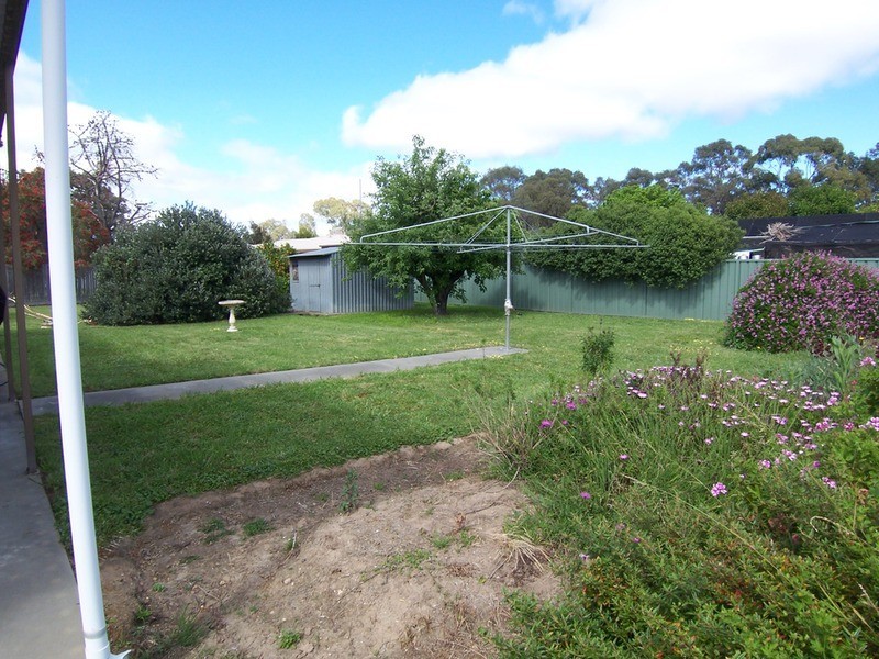 2 Martin Court, Kangaroo Flat VIC 3555