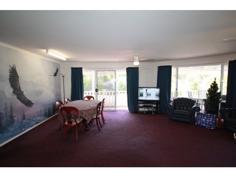 11 Fraser Court, Kangaroo Flat VIC 3555